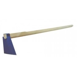 Motyka s dřevěnou násadou